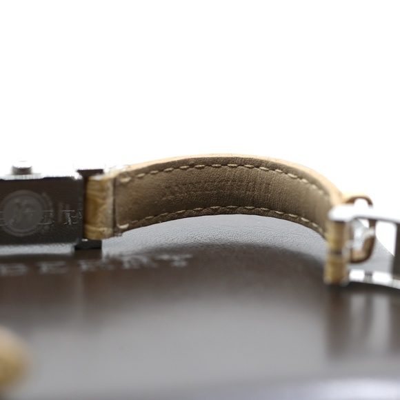 Burberry Mother Of Pearls Face Roman Letters Watch - Picture 9 of 14